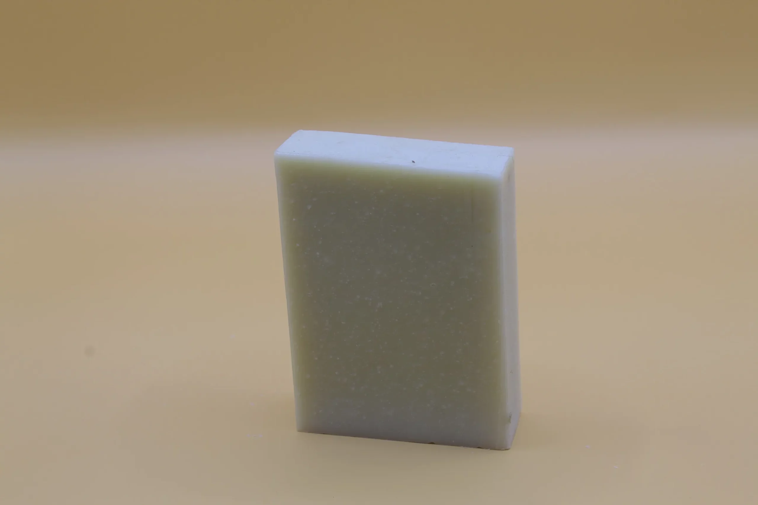 Détail savon violette huiles biologiques Suisse