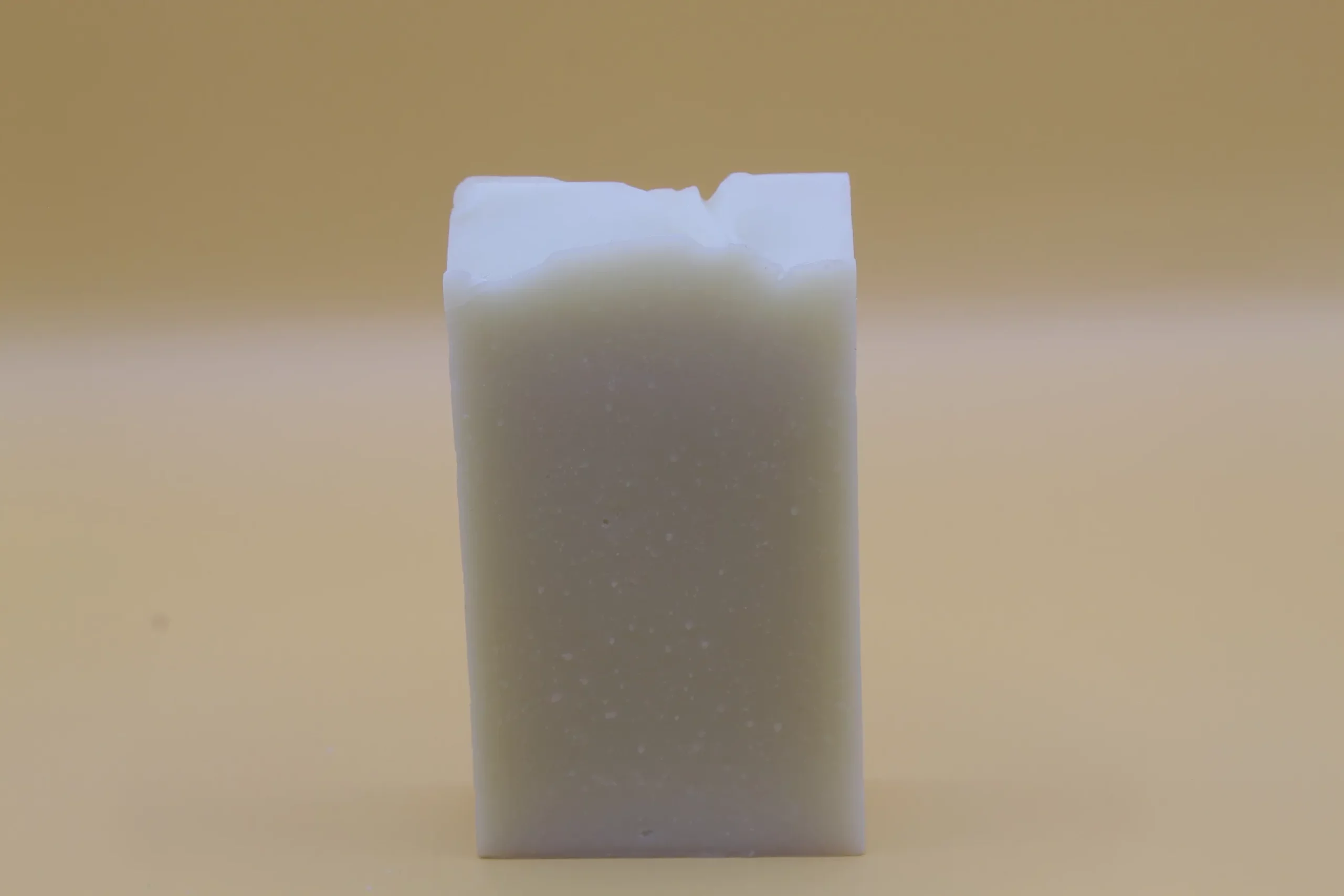 Détail savon santal huiles biologiques Suisse